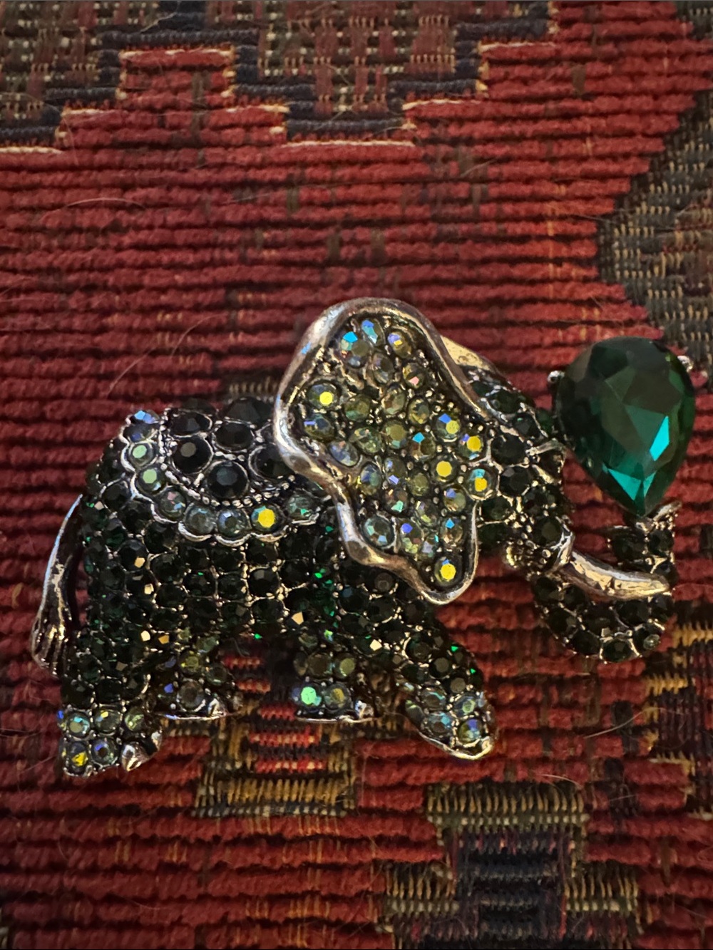 NWOT Green Crystal Elephant Decorative Accent Brooch